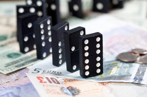 Breaking: Sterling falls 0.8% following interest rate hike